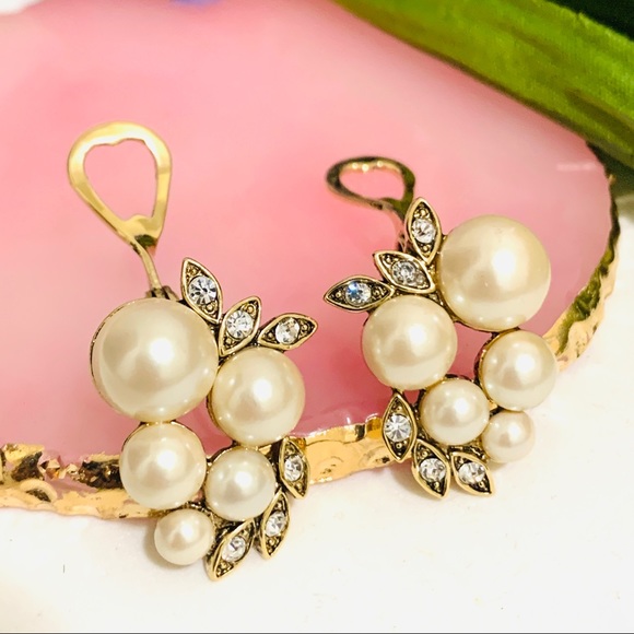 🌹Vintage Monet Gold crystal Pearl clip earring - Picture 4 of 17